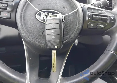 2016 Kia Sorento 3.3L Ex z USA, uszkodzony, nr VIN 5XYPH4A55GG140171